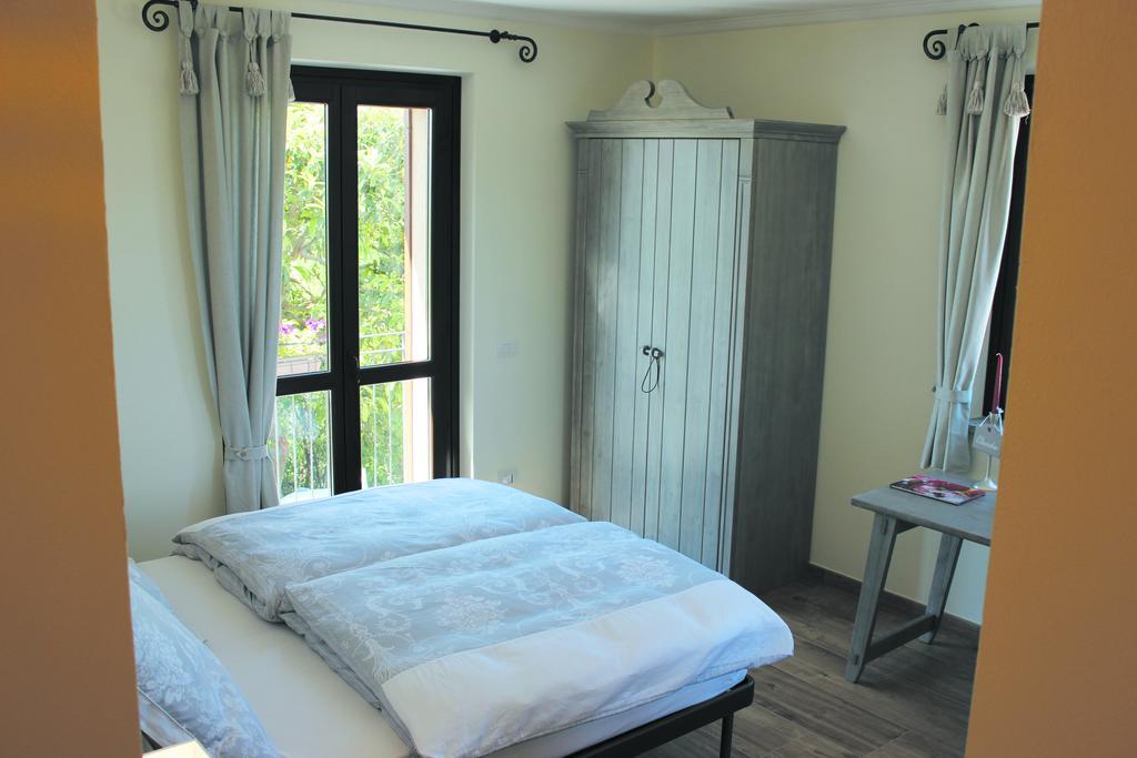 Alta Villa The Countryhouse Adults Only Boutique Bnb Vigliano d'Asti Habitación foto