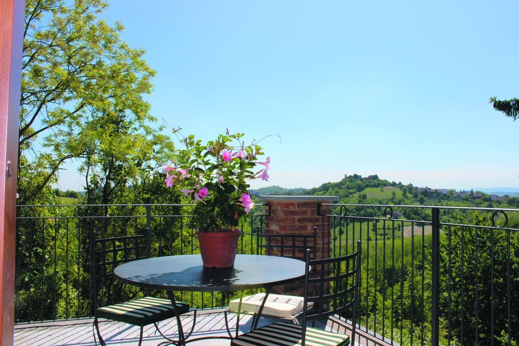 Alta Villa The Countryhouse Adults Only Boutique Bnb Vigliano d'Asti Exterior foto
