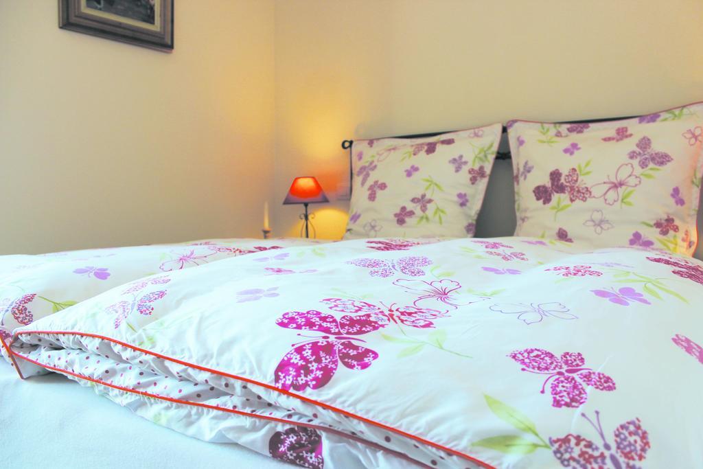 Alta Villa The Countryhouse Adults Only Boutique Bnb Vigliano d'Asti Habitación foto