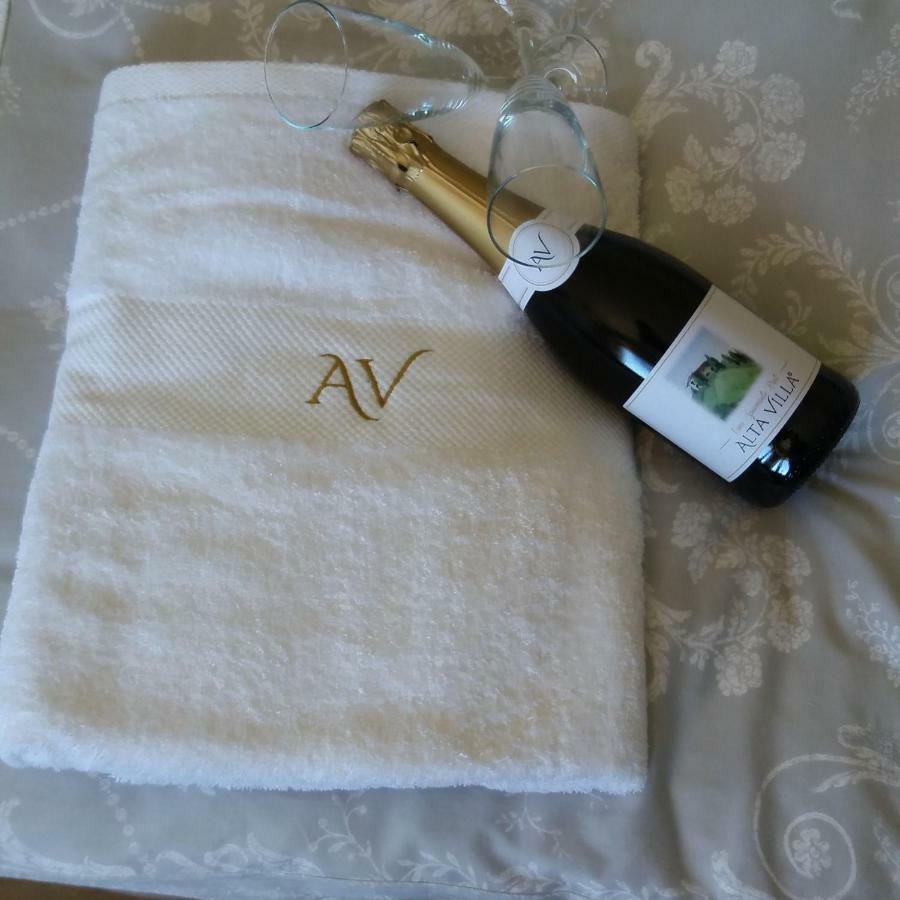 Alta Villa The Countryhouse Adults Only Boutique Bnb Vigliano d'Asti Exterior foto